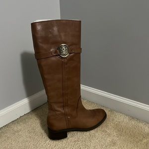𝅺Etienne Aigner Footwear